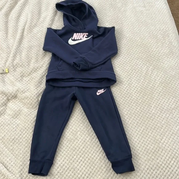 4t sale nike sweatsuit